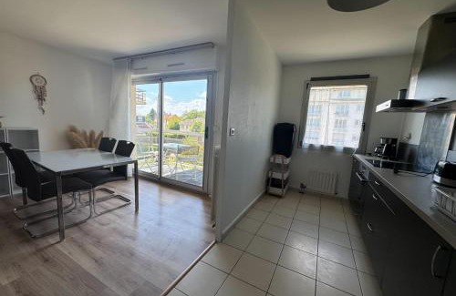 La Pierre-Heuze Apartment | Apartment with balconies close to beaches