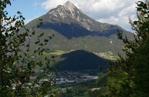Imsterberg Apartment | Apartment with balcony and mountain views