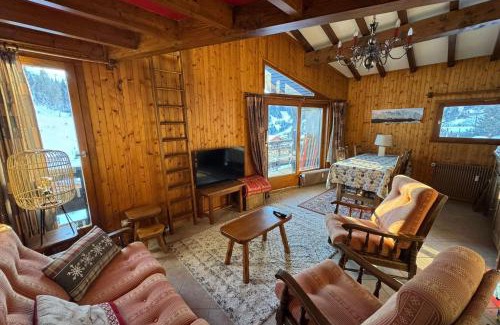 La Clusaz Apartment | Apartment with balcony facing the ski slopes