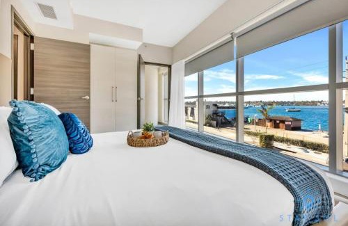 Hollywood Lakes Apartment | Apartment with Bay View Balcony - Pool - Up To 6 - Gym