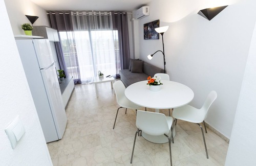 La Pineda Apartment | Apartment with beautiful pool 100 meters from the beach - Turismar