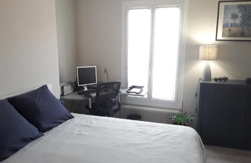Quartier Sainte-Marguerite Apartment | Apartment with Car Park - Charonne Neighborhood