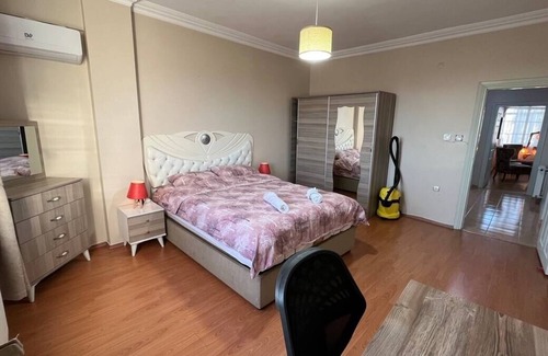 Gaziosmanpasa Apartment | Apartment with Golden Horn View
