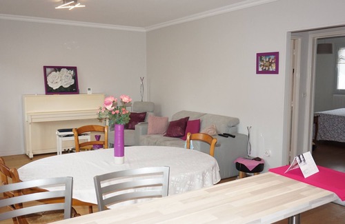 Arsenal-Redon Apartment | Apartment with garage