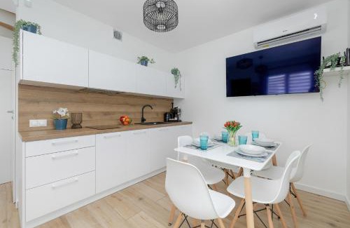 Dziwnowek Apartment | Apartment with Garden 450 m to the Beach by Rent like home