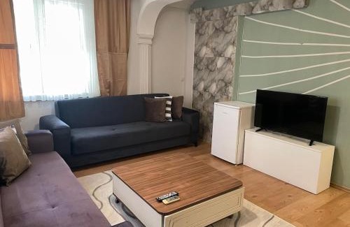 Lara Apartment | apartment with garden 9 km from the airport