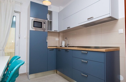 Stobrec Apartment | Apartment with garden/two bedrooms, wifi, private parking, near the beach