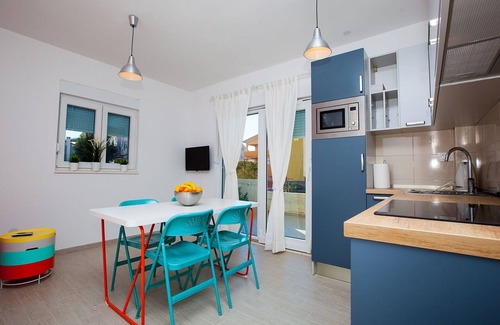 Stobrec Apartment | Apartment with garden/two bedrooms, wifi, private parking, near the beach
