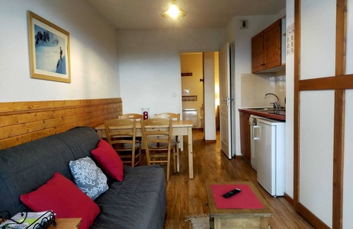 Chamrousse Apartment | Apartment with large balcony with 180° mountain view without vis-à-vis