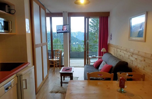 Chamrousse Apartment | Apartment with large balcony with 180° mountain view without vis-à-vis