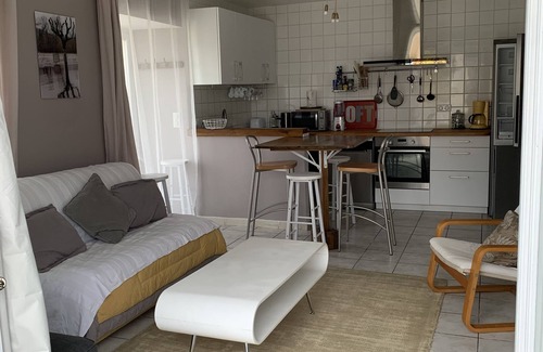 Lanzac Apartment | Apartment with large private terrace, shared garden and swimming pool
