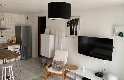 Lanzac Apartment | Apartment with large private terrace, shared garden and swimming pool