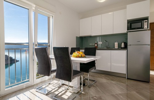 Duba Apartment | APARTMENT WITH MAGIC VIEW