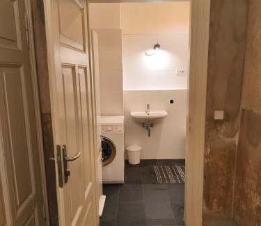 Suedvorstadt Apartment | Apartment with old building charm