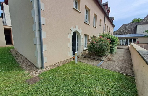 La Roche-Posay Apartment | Apartment with Pool, 200m from the Spa