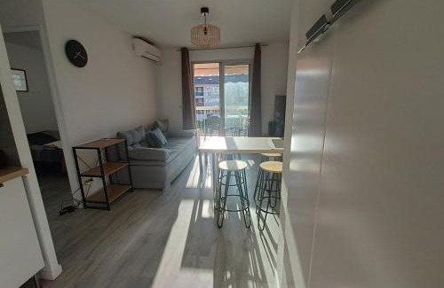 Tamaris Apartment | Apartment with pool near the beach