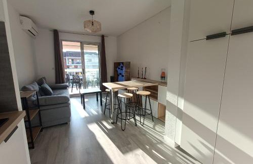 Tamaris Apartment | Apartment with pool near the beach