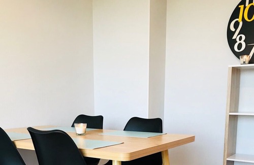 Chartres Apartment | Apartment with parking and balcony view Cathedral