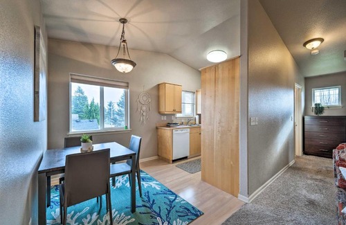 Anacortes Apartment | Apartment with Patio and Grill Access about half Mi to Bay!