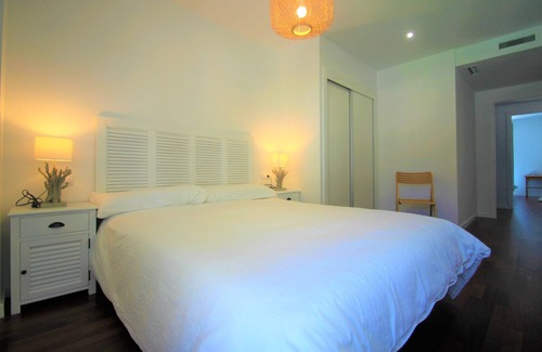 Playa de San Juan Apartment | Apartment with pool and parking in Residencial San Juan Playa