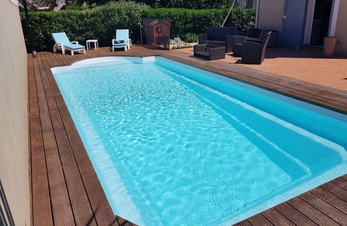 8th Arrondissement Apartment | Apartment with private spa & pool near beaches/coves