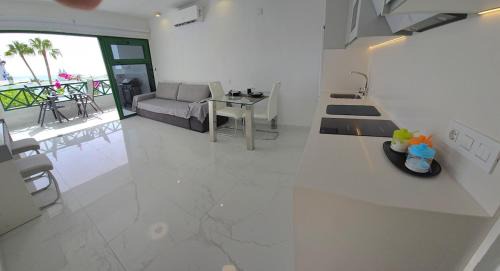 Playa del Aguila Apartment | apartment with sea view