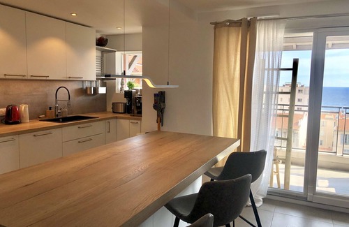 Nice Apartment | Apartment with sea view 2 min from the beach, terrace, swimming pool and parking