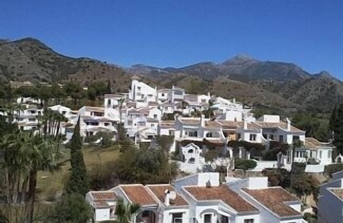 Oasis del Capistrano Apartment | Apartment With Sea View And Shared Pools