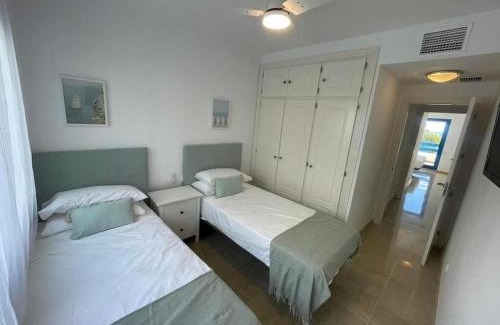 Castillo de Sabinillas Apartment | Apartment with Sea Views! Duquesa Suites Golf & Gardens