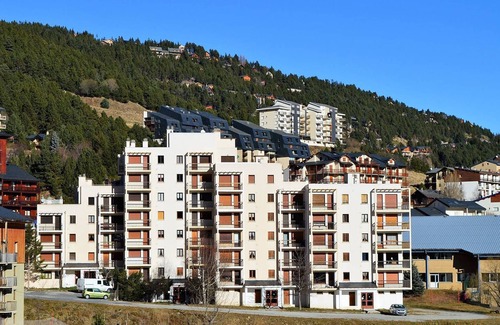 Les Angles Apartment | Apartment with Ski-In, Ski-Out Access and Modern Amenities