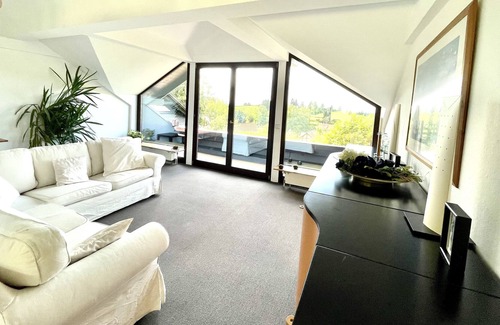 Neusatz Apartment | Apartment with spa and pool