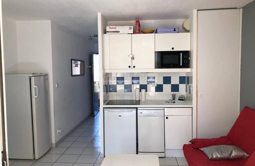 Cap d'Agde Apartment | Apartment with swimming pool and beach 100m away, sleeps 6