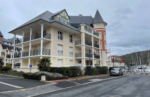 Port Guillaume Apartment | Apartment with terraces overlooking Port Guillaume - 5 min walk to the sea