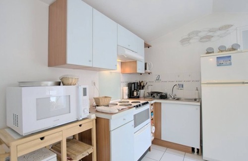 Ars-en-Re Apartment | Apartment with terrace at Ars-en-Ré port, free Wi-Fi
