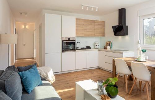 Podstrana Apartment | Apartment with terrace and parking near beach