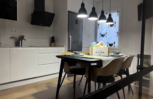 Gijon City Centre House | Apartment with terrace and parking near the beach