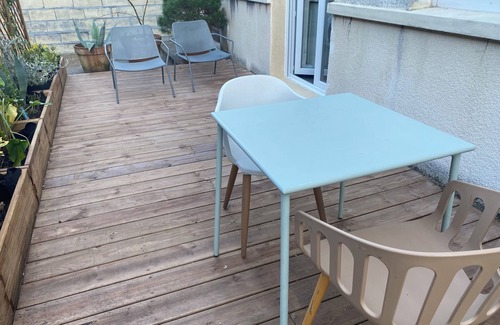 Talence Apartment | Apartment with terrace