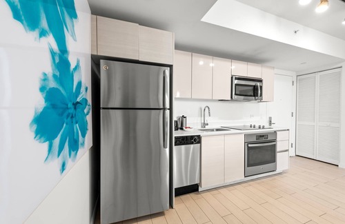 Hallandale Beach Apartment | Apartment with Water Views – 12th Floor