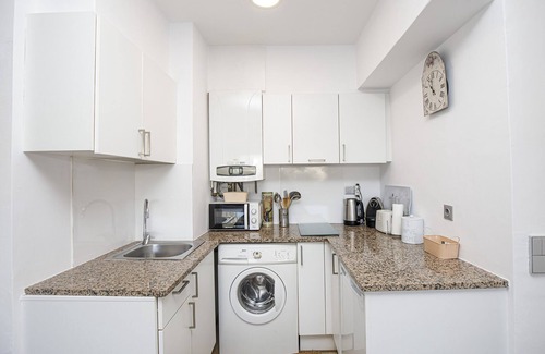 Eixample Apartment | Apartment with very large balcony in Girona