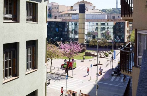 Eixample Apartment | Apartment with very large balcony in Girona