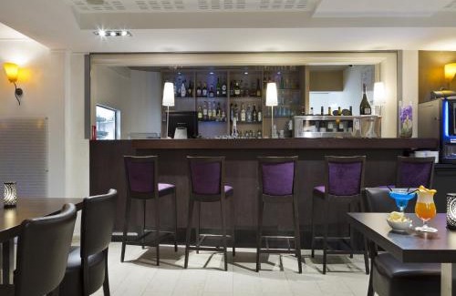 Ferney-Voltaire Apartment | Apartment with view of swimming pool