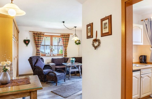 Mittenwald Apartment | Apartment 'Wohnung 1' with Mountain View, Balcony and Wi-Fi