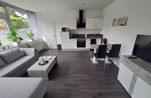 Veldhausen Apartment | Apartment 'Wohnung 1' with Shared Terrace and Wi-Fi