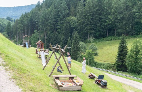 Oppenau Apartment | Apartment 'Wolkenheim' with Mountain View, Wi-Fi and Air Conditioning