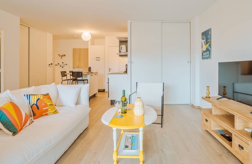 Dinard Apartment | Apartment Zéphyr by Interhome