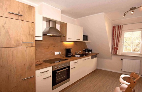 Lenne Apartment | Apartment 'Ziege' with Mountain View, Shared Terrace and Wi-Fi
