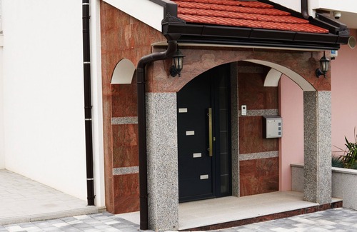 Trn Apartment | Apartment Zona - Luxury Three Bedroom Apartment with Balcony