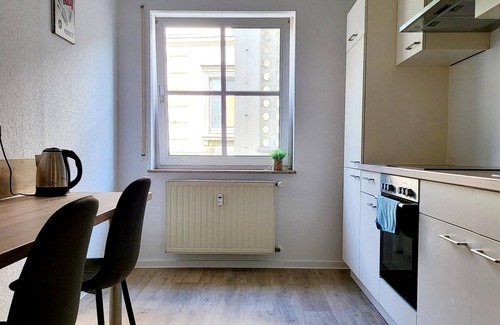 Plauen Apartment | Apartment Zur Elster 1, bathtub, shower/WC, 2 SR - Ferienwohnungen Graf