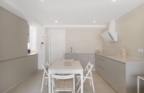 Cadiz Apartment | Apartment 'Zurbarán' with Balcony, Wi-Fi and Air Conditioning