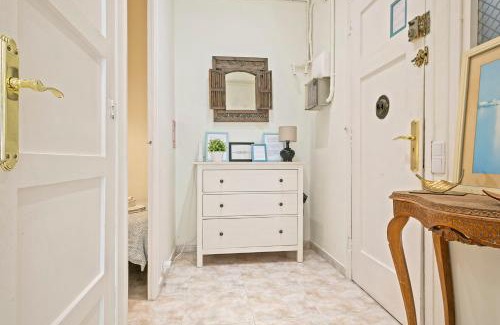 La Sagrada Familia Apartment | Apartmento Industria